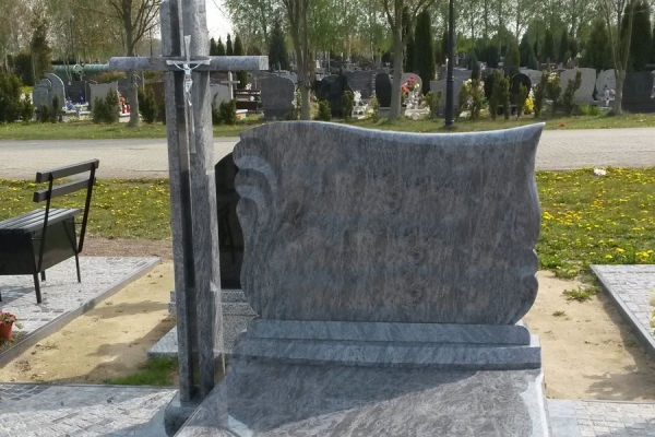 ułożenie kostki wokół nagrobka cmentarz stargard